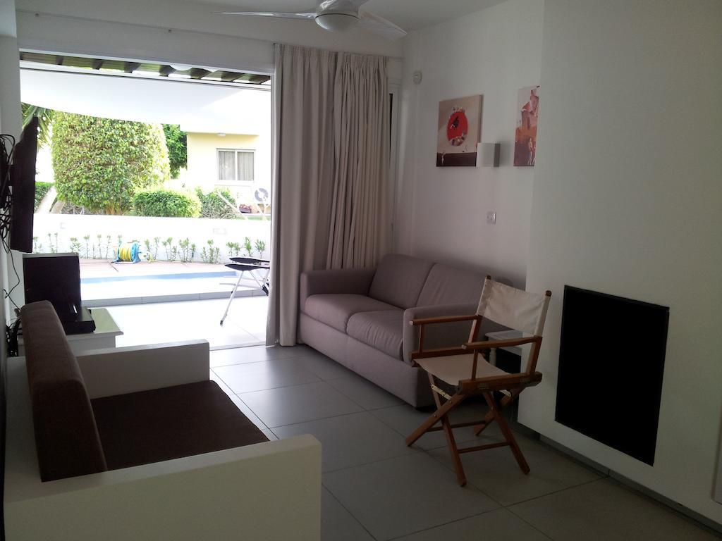 Yialos Holiday Apartments 페르볼리아 객실 사진