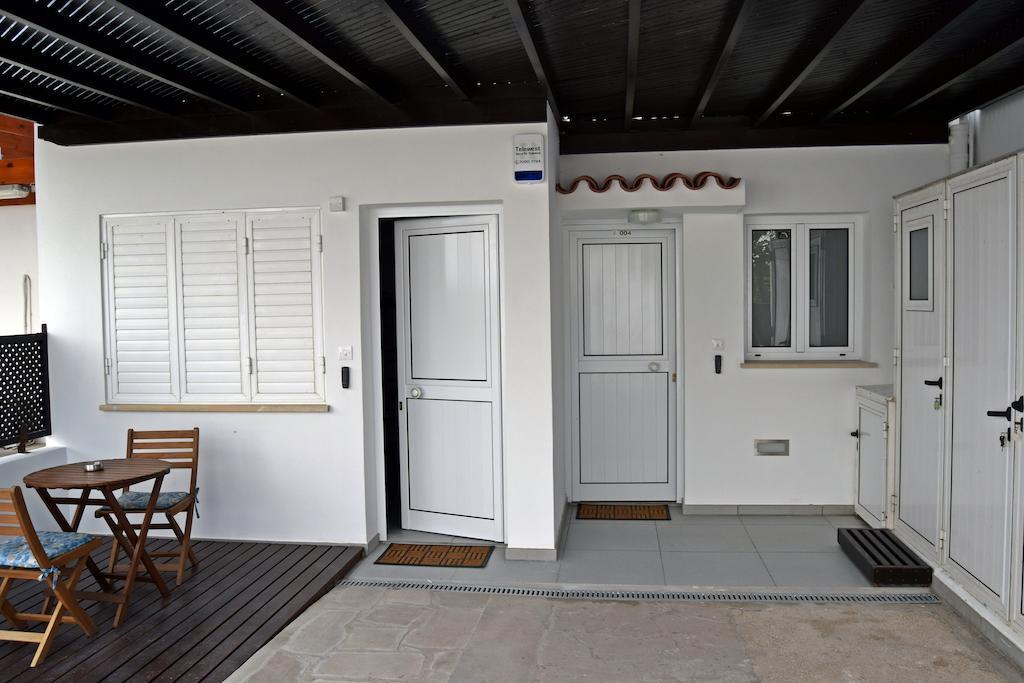 Yialos Holiday Apartments 페르볼리아 외부 사진
